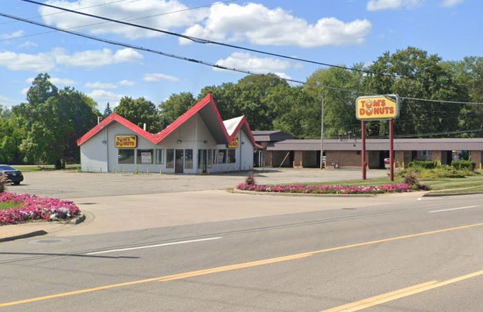 Dawn Donuts - 1567 Michigan Ave - Battle Creek Mi 49037